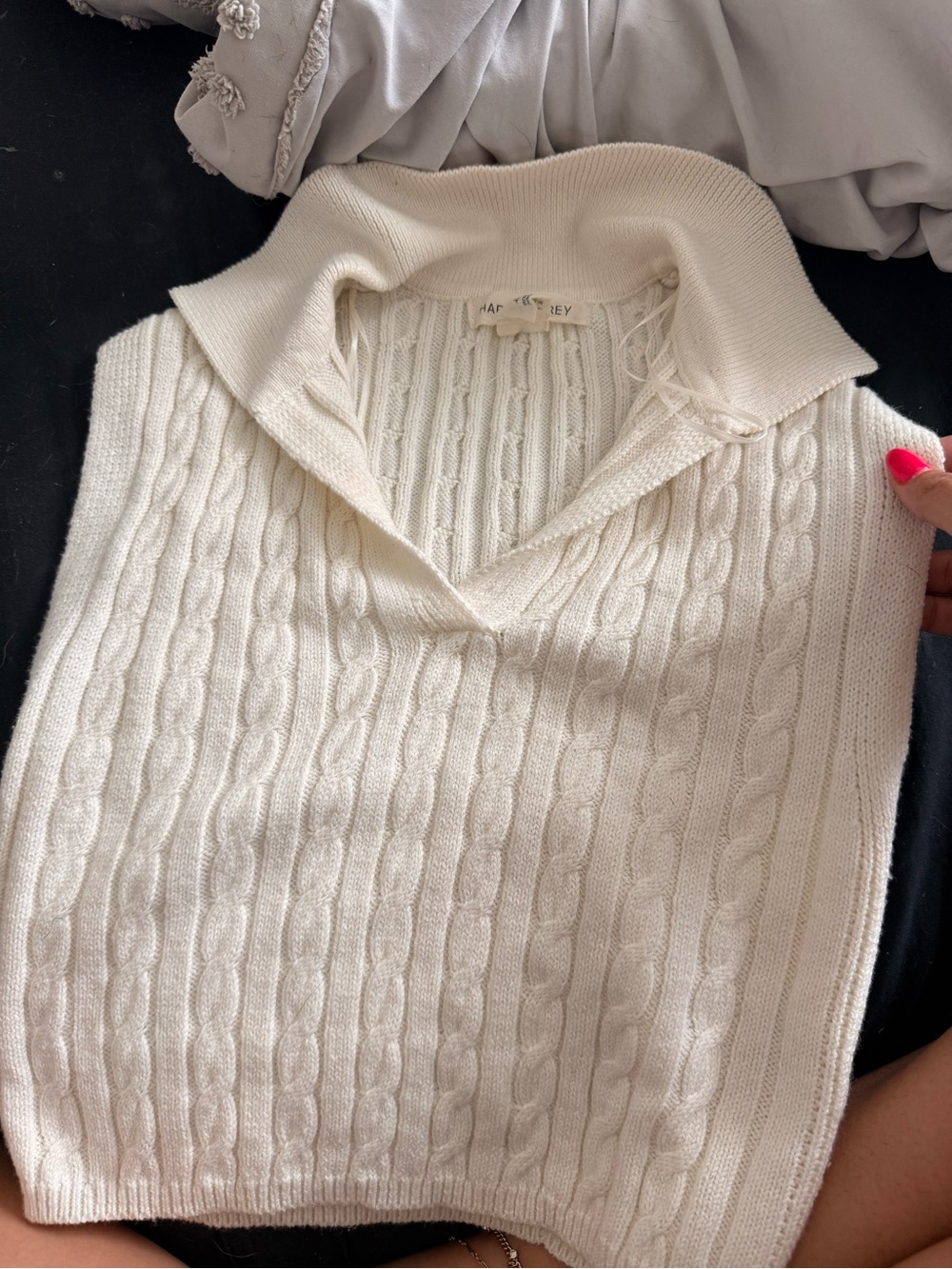 Happily grey Cable-Knit Collared Sweater Vest in Cream